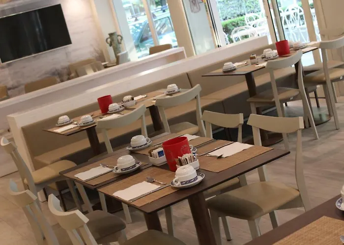 Mauri فندق Marebello