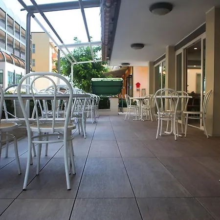 Hotel Mauri Marebello